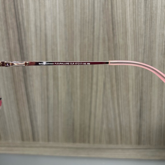 Betsey Johnson Fleurallure Sunglasses - Picture 3 of 3